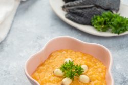 Cháo gà tiềm thuốc bắc